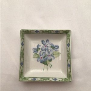 Porcelaine de Paris dish